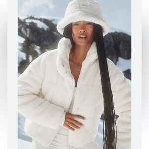 Alo Yoga Sherpa Snow Angel Puffer - Ivory